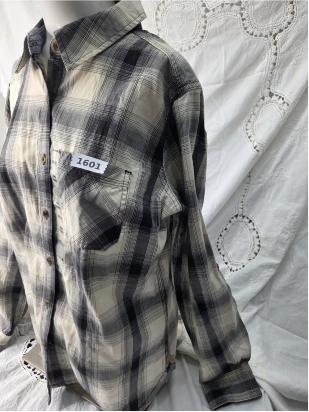 Carhartt Cabela’s Women’s Plaid Flannel Shirt Black Cream M 8/10 #1601 - Picture 4 of 9